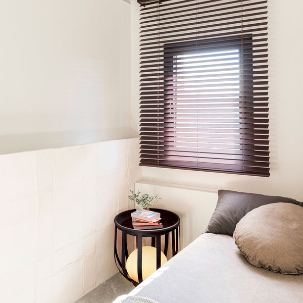 IP54-rated PE lampshade resists rain and insects.
