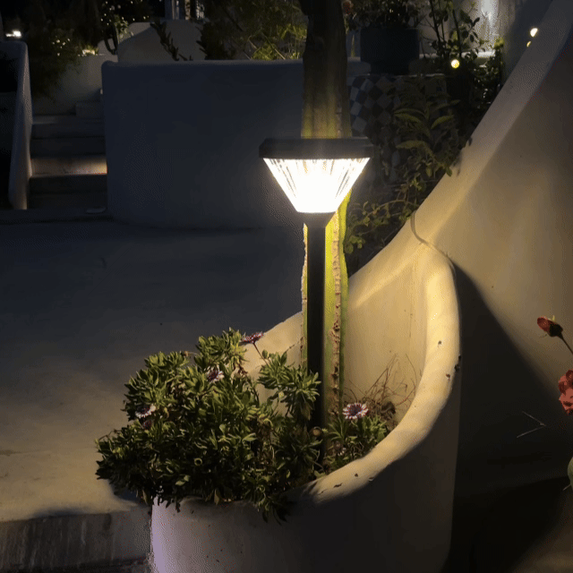 Ulyx 4-in-1 Solar Lawn  Light PT0300