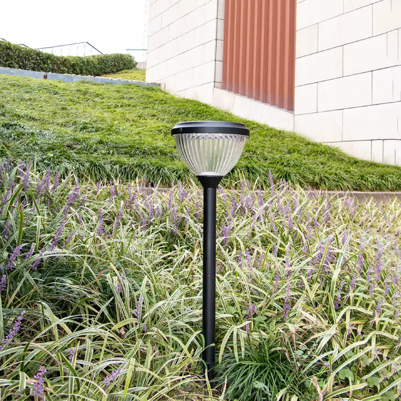 LED lawn lights solar powered