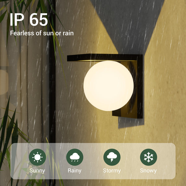 Solar LED light with 7.4WH battery, ideal for pathways and garden decor