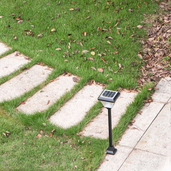 Durable solar pathway lamp with ABS housing and PC lampshade for long-lasting performance.