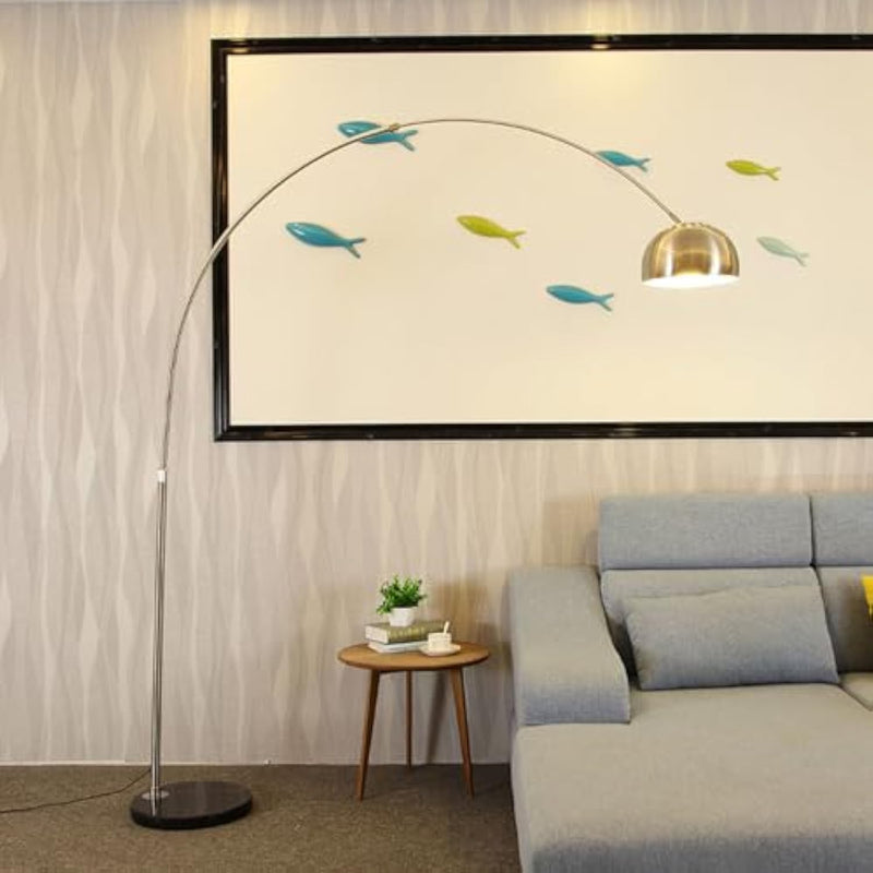Simple-to-install floor lamp matching any décor
