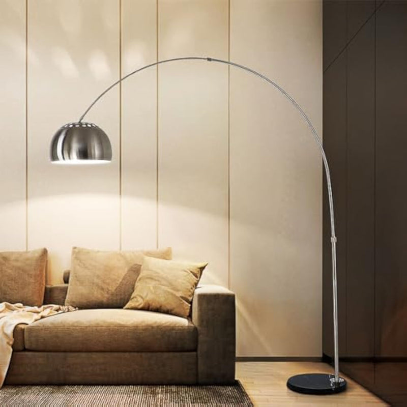 Energy-efficient LED floor lamp with low power use