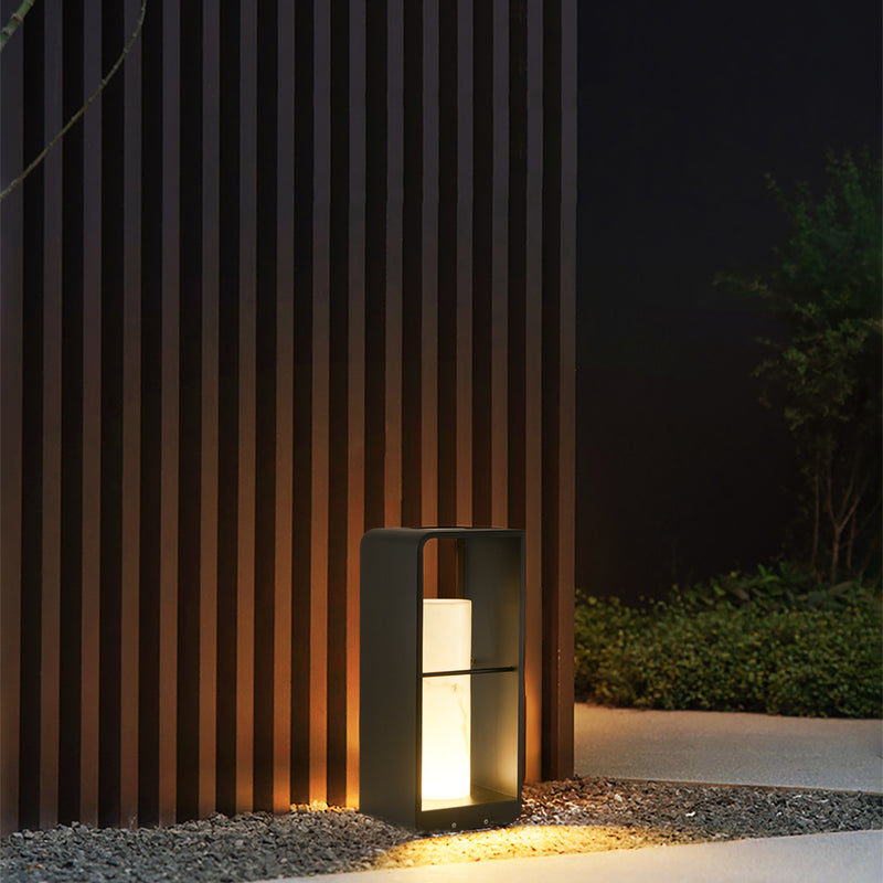 Weather-resistant solar pathway light providing reliable outdoor performance.